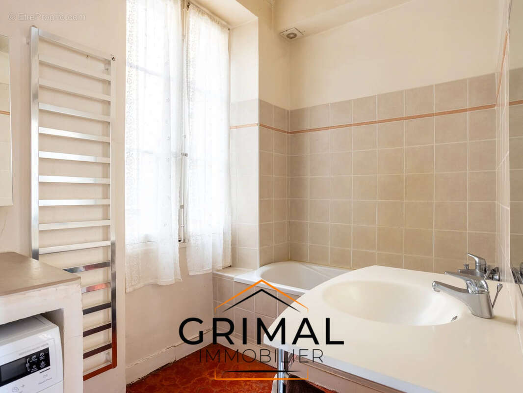 Appartement à MARSEILLE-1E