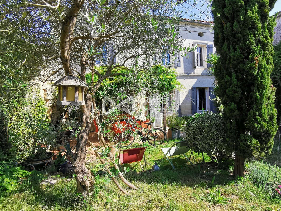 Maison 179 m² à Fronsac  - photo 2