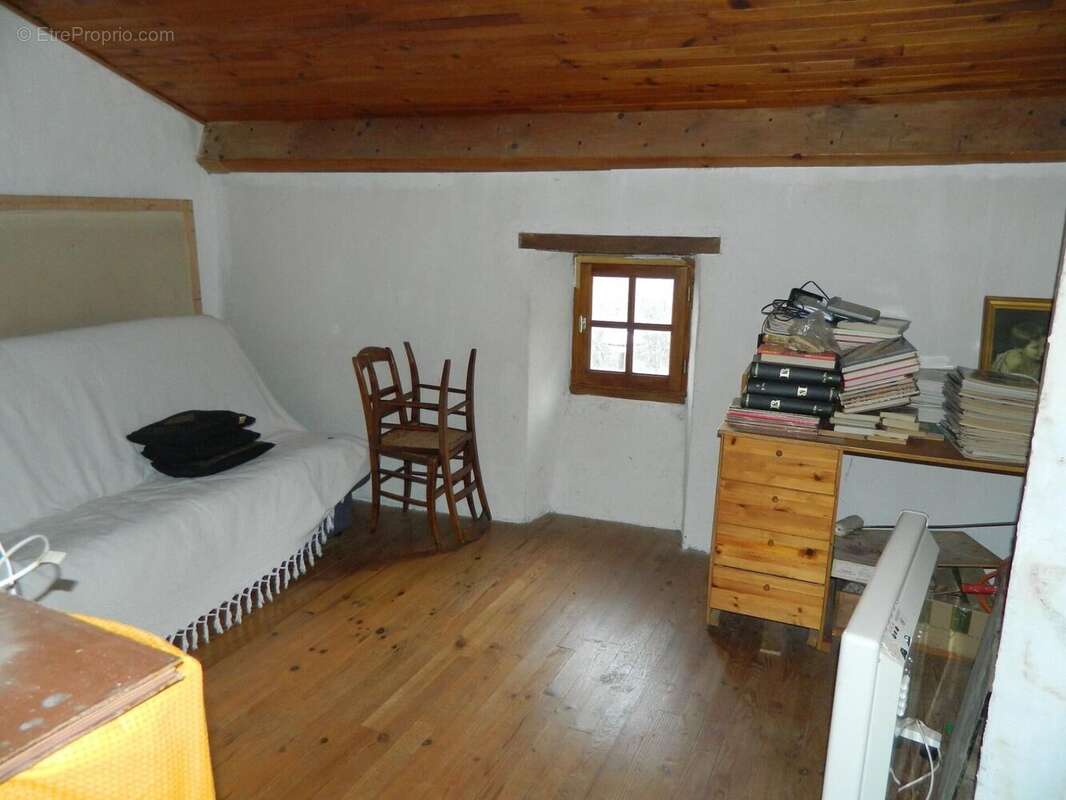 Maison 145 m² à Saint-Victor  - photo 8