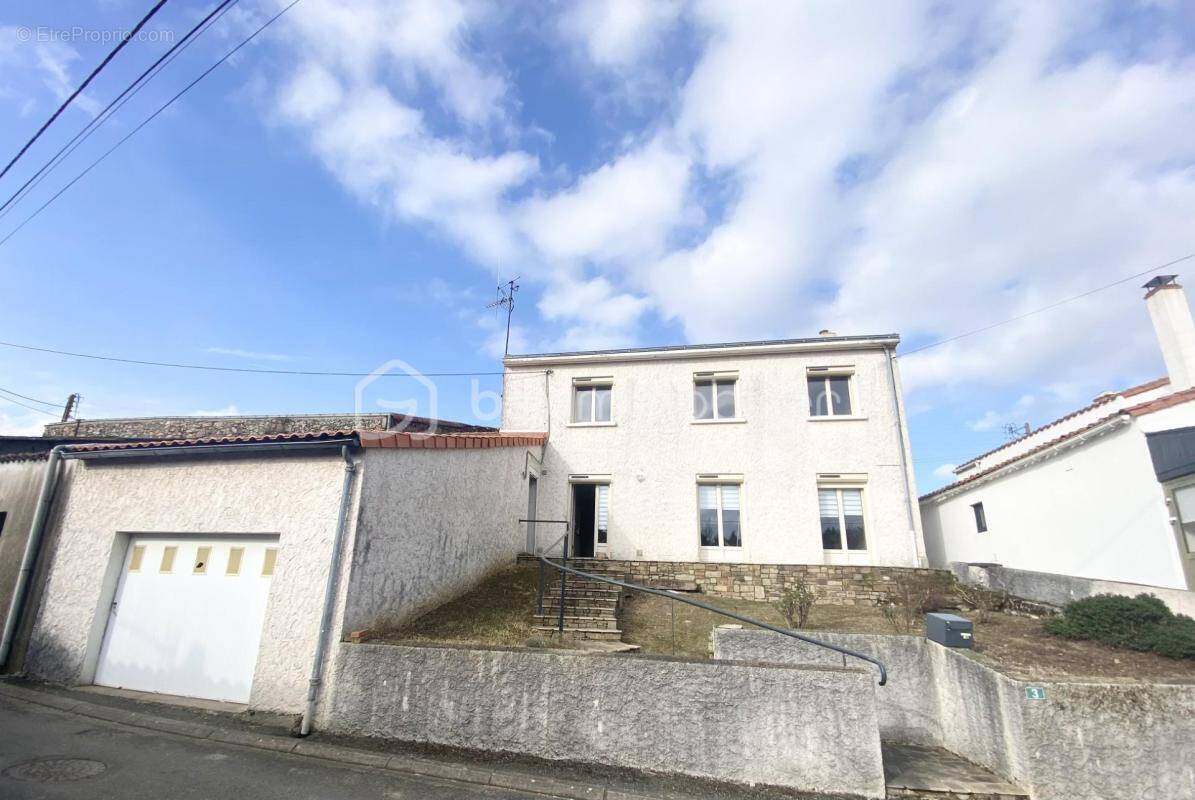 Maison à TILLIERES