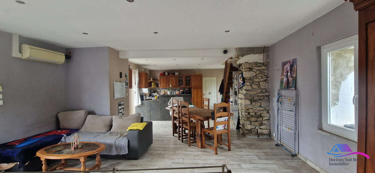 Pièce de vie - Maison à VICQ-EXEMPLET