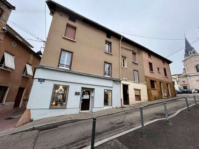 Appartement à SAINT-GENIS-LAVAL