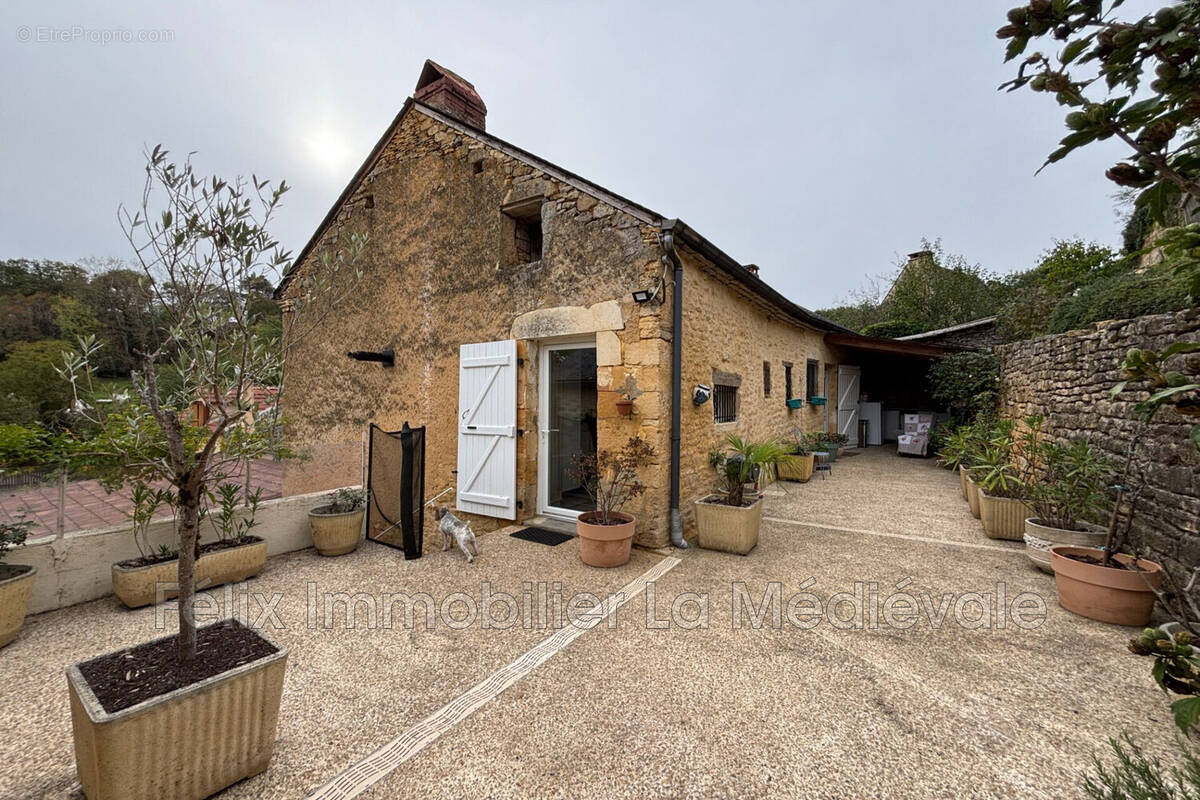 Maison à SALIGNAC-EYVIGUES