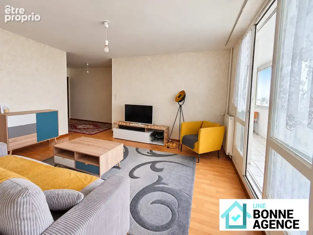 Appartement 4 pièces 75 m² à vendre à Saint-Pierre-Des-Corps (37700) - photo 2