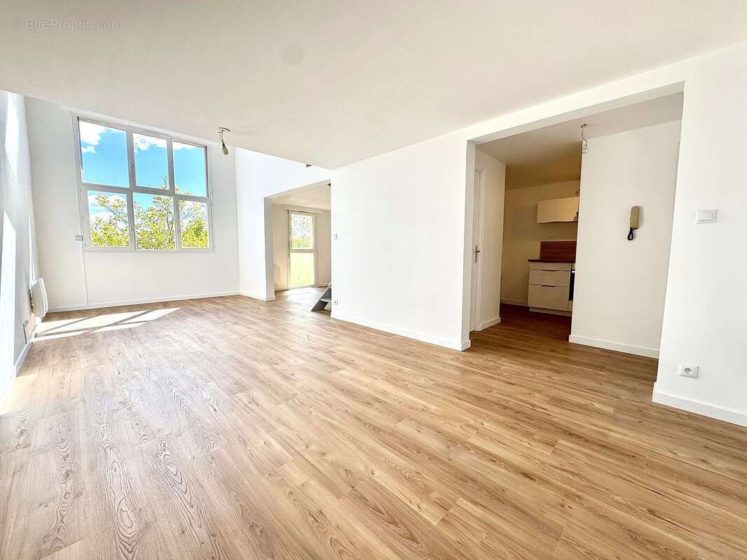 Appartement à EGUILLES