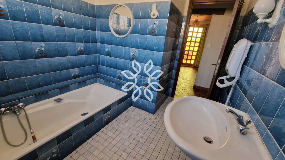 À découvrir sans tarder ! Maison avec grand terrain clos à Vergongheon - photo 7