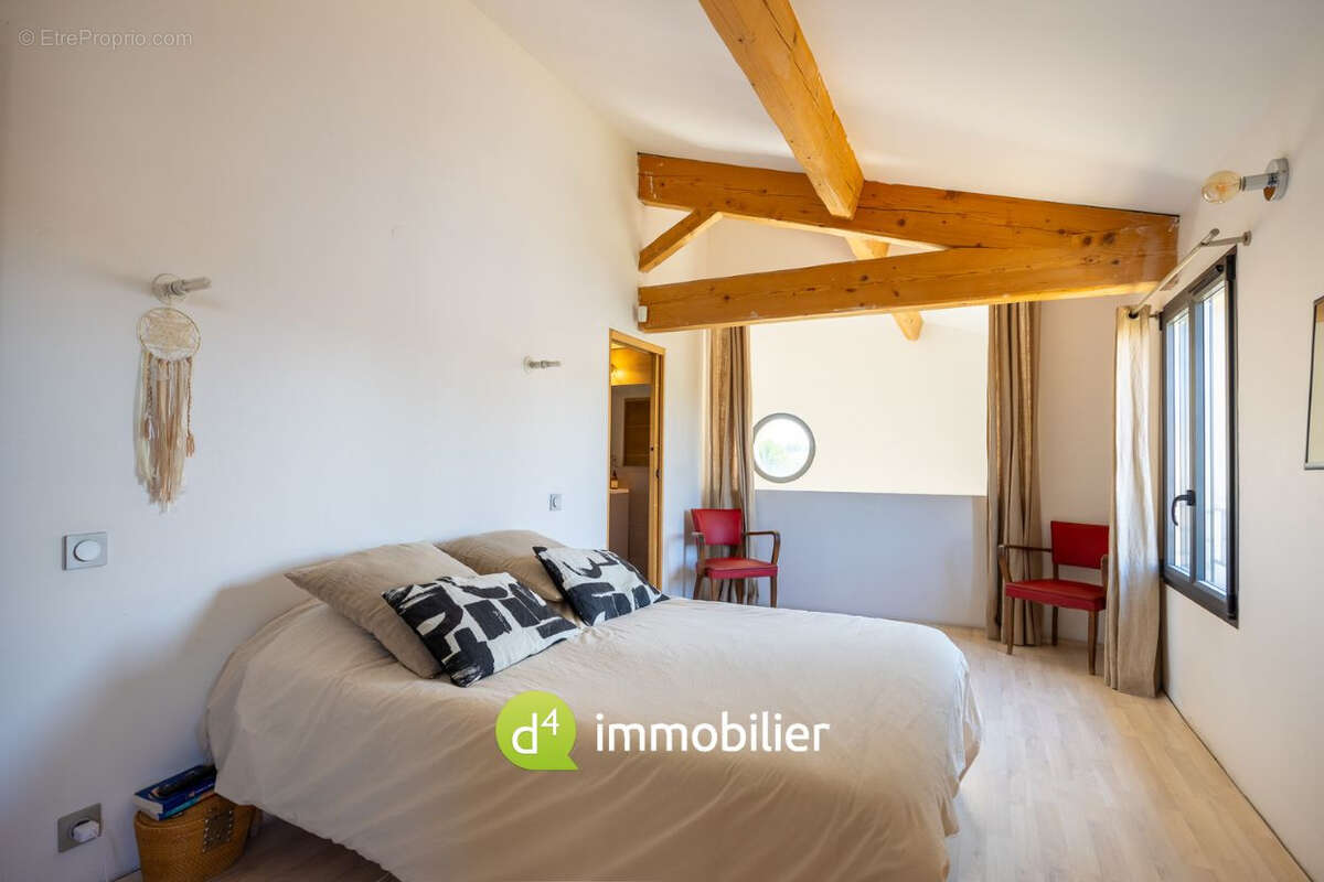 Maison à LA FARE-LES-OLIVIERS