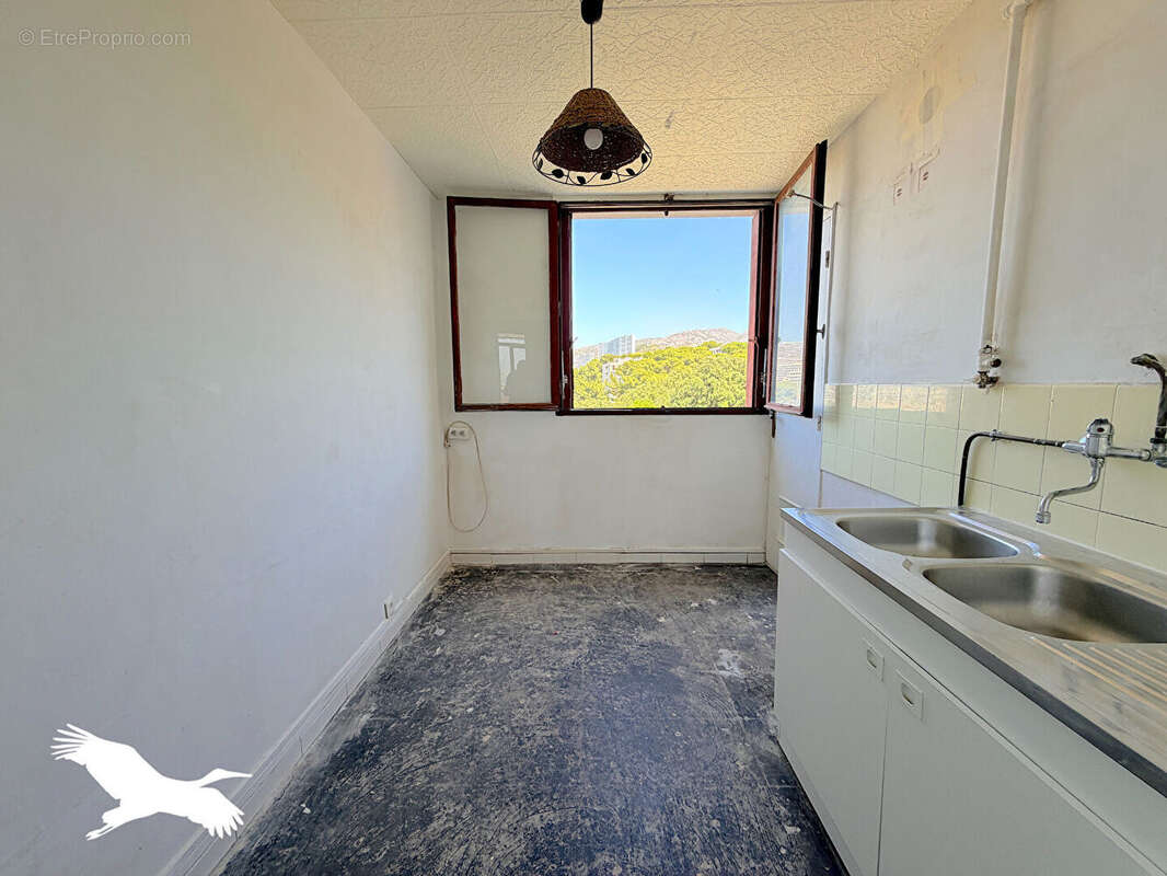 A VENDRE - Marseille 13009, Secteur Mazargues - Appartement 3/4 pièces 66 m2 avec extérieurs et cave - photo 4