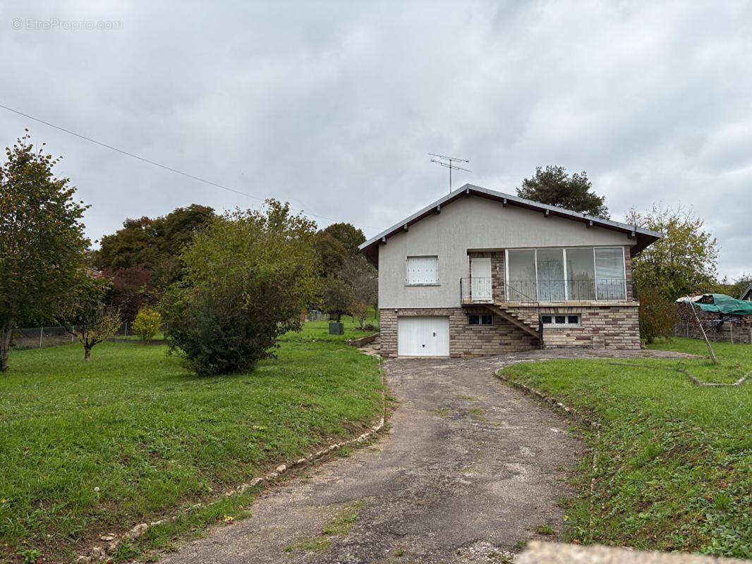 Maison à BEAUJEU-SAINT-VALLIER-PIERREJUX-ET-QUITTEUR