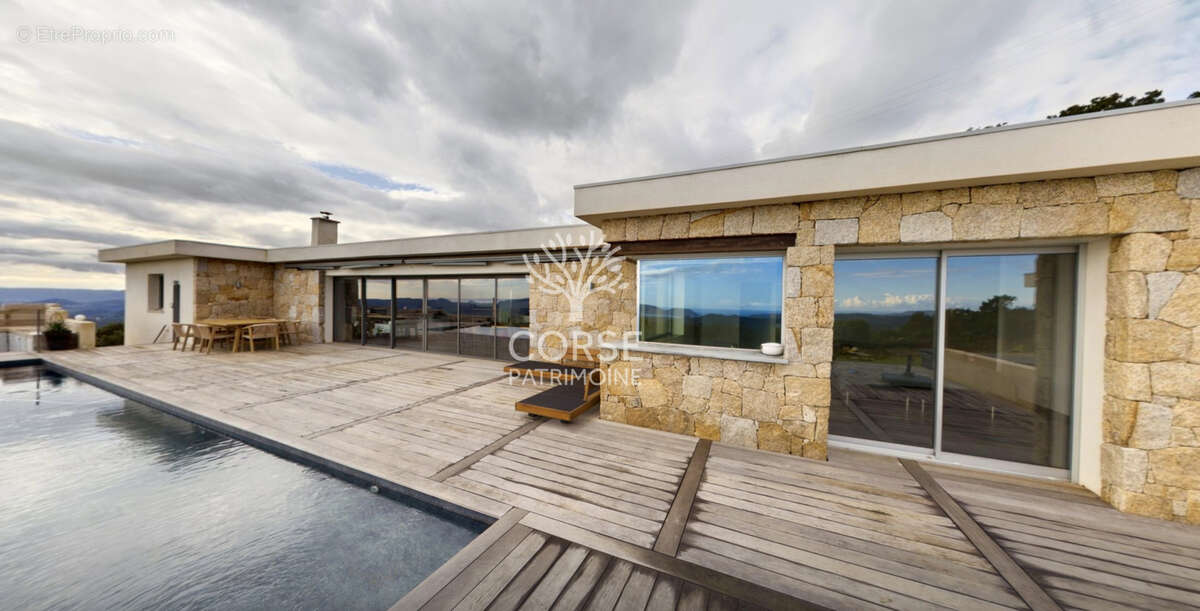 Maison à PORTO-VECCHIO