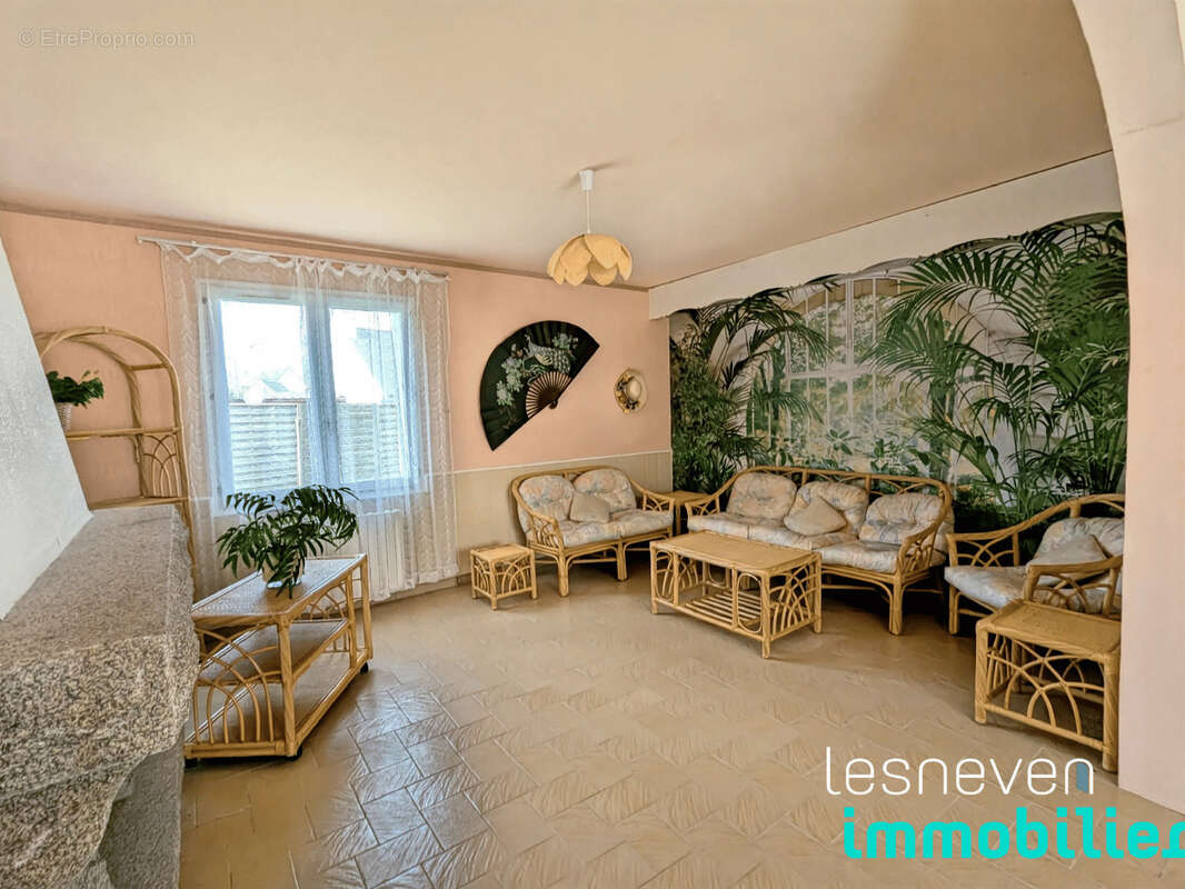 Maison à PLOUNEOUR-TREZ