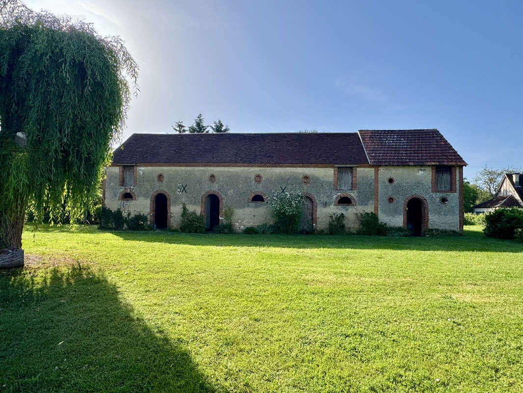 Longère, lorris, 5/6 chambres, grange, 162 de dépendance, calme, puits, 168m2 habitable - photo 28