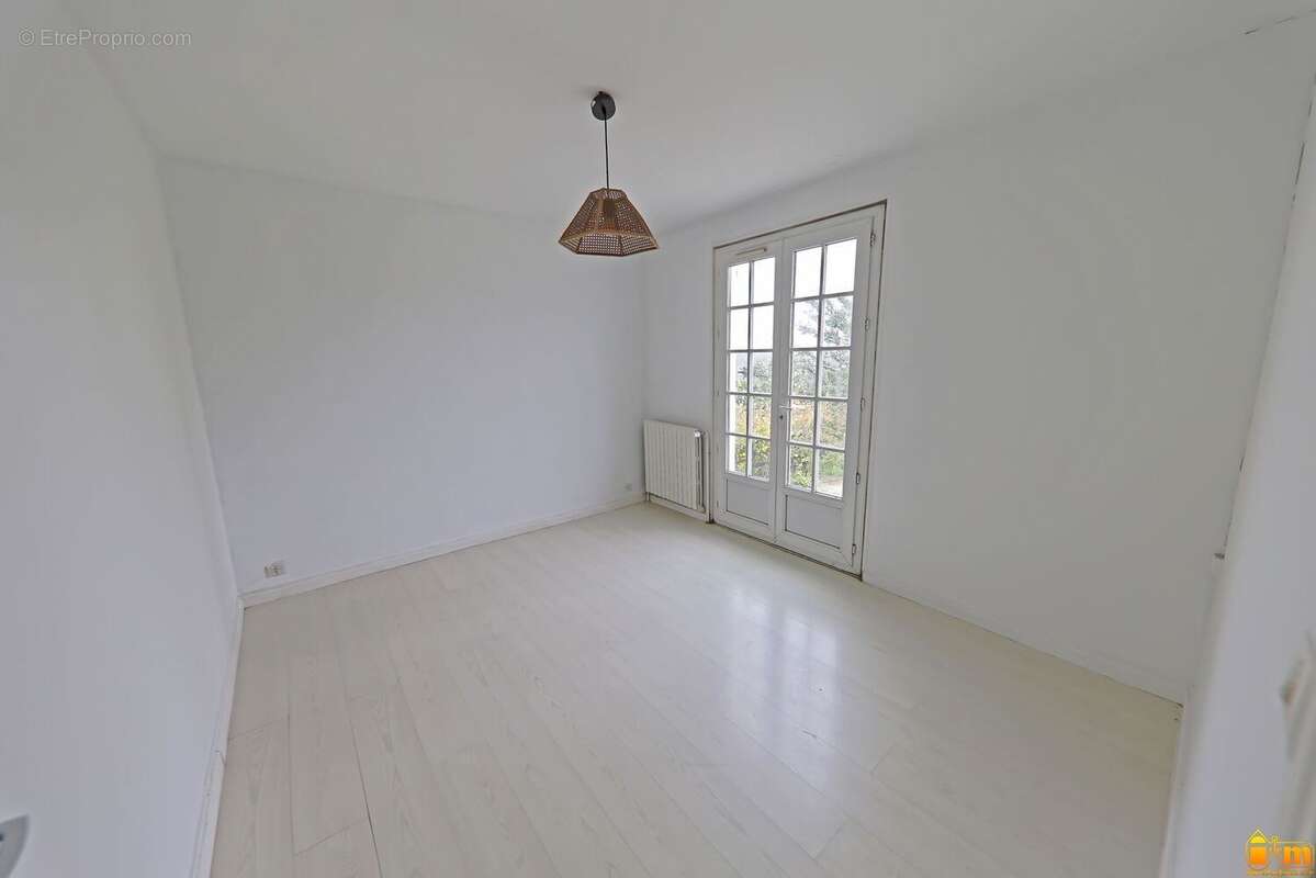 Maison à MEREVILLE