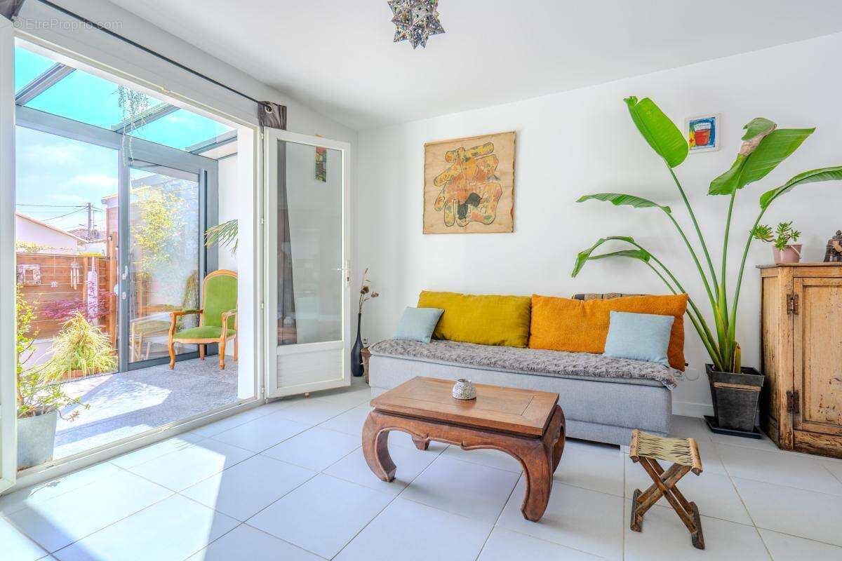 Appartement à BORDEAUX