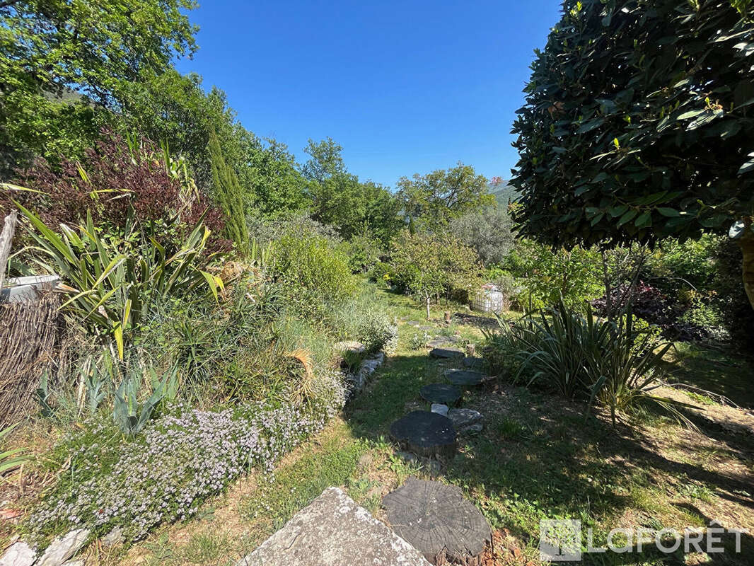 Maison Roquesteron 128.6 m2, atelier, garage, cave et jardin - photo 3