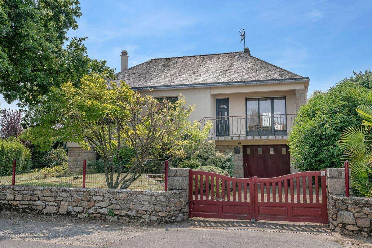 Maison à SAINT-LYPHARD