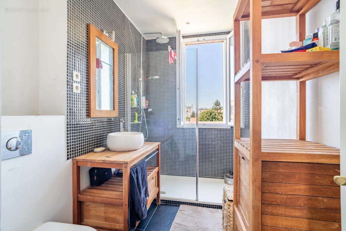 Appartement de 4 pièces de 69 m² à Colombes - GARE LES VALLÉES À 200M - photo 11