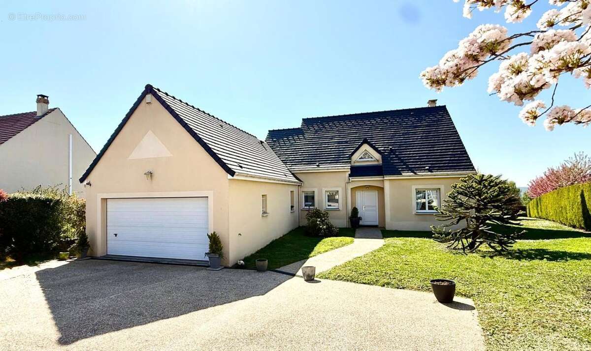 Maison à MEZY-SUR-SEINE