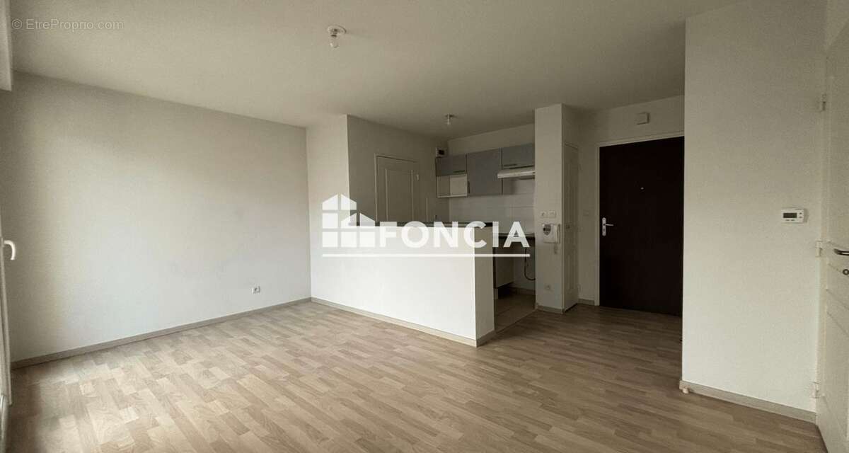 Appartement à AVRILLE