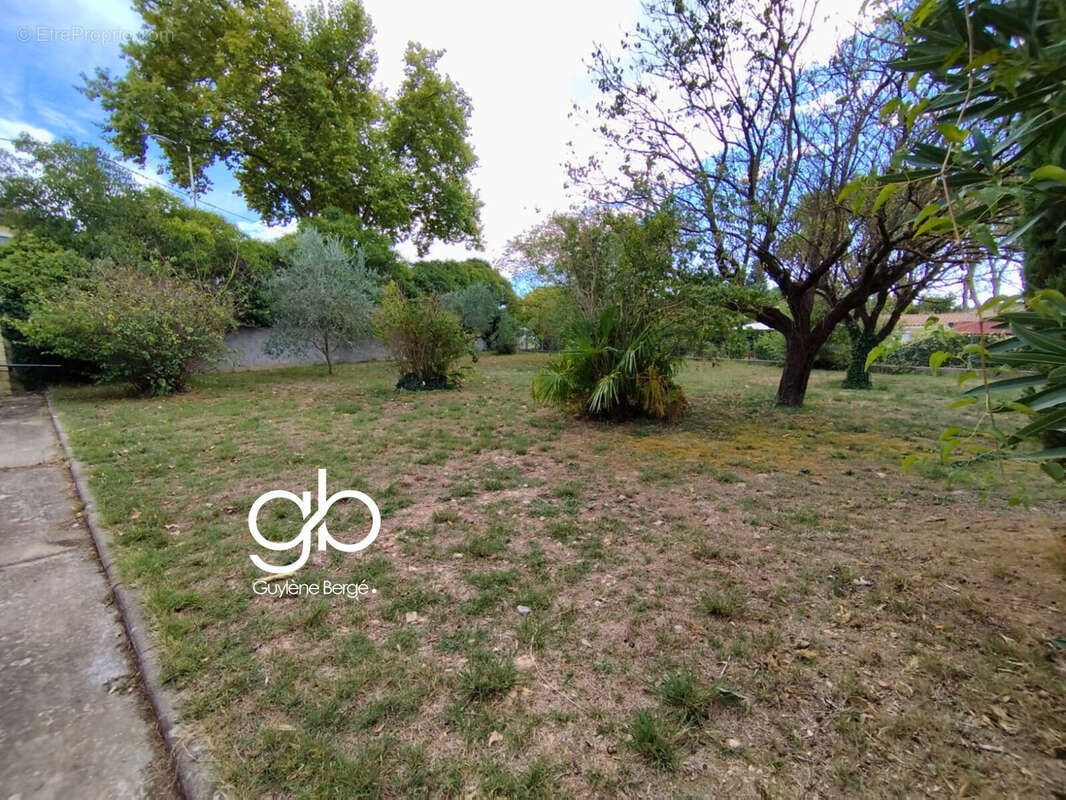 Terrain à PRADES-LE-LEZ