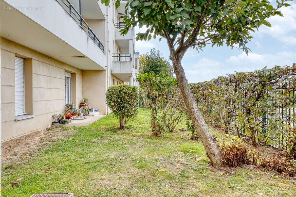 Appartement à VAL-DE-REUIL