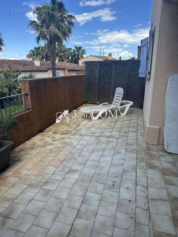 Appartement à COGOLIN