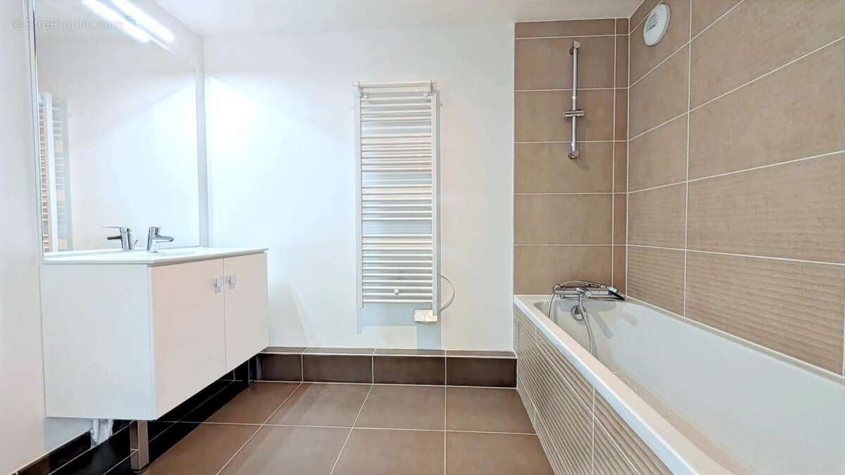 Appartement à BUSSY-SAINT-GEORGES