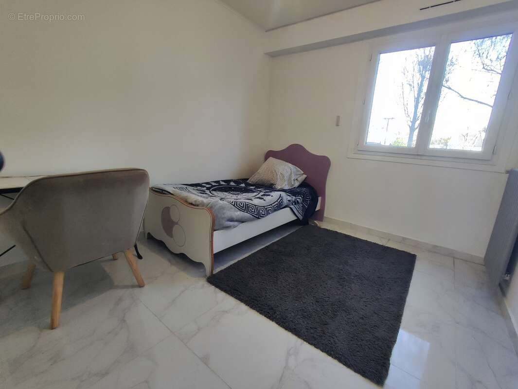 Appartement à VILLETANEUSE