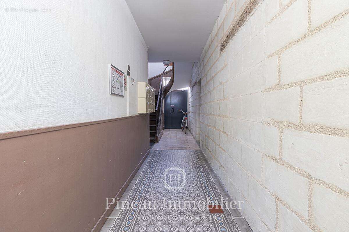 Appartement T2 Angers - Centre-ville / Château - Rez-de-chaussée - Idéal 1er achat ou investissement - photo 8