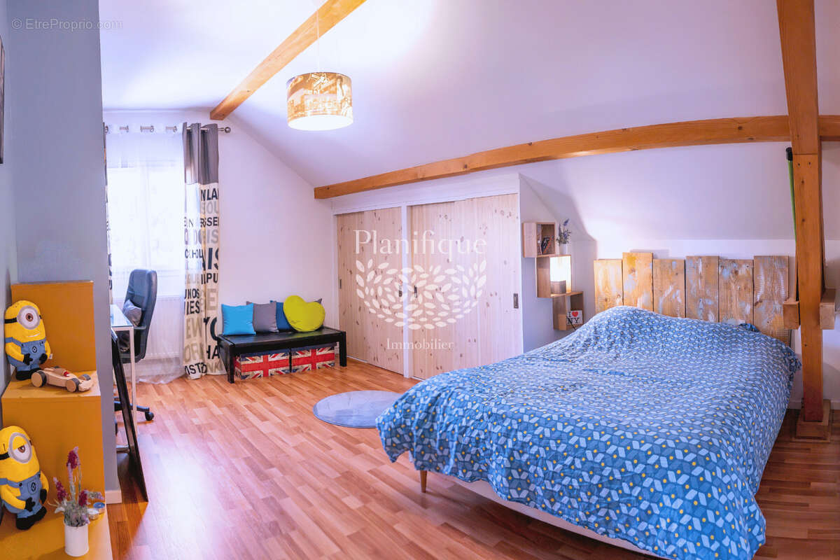 Maison à VETRAZ-MONTHOUX