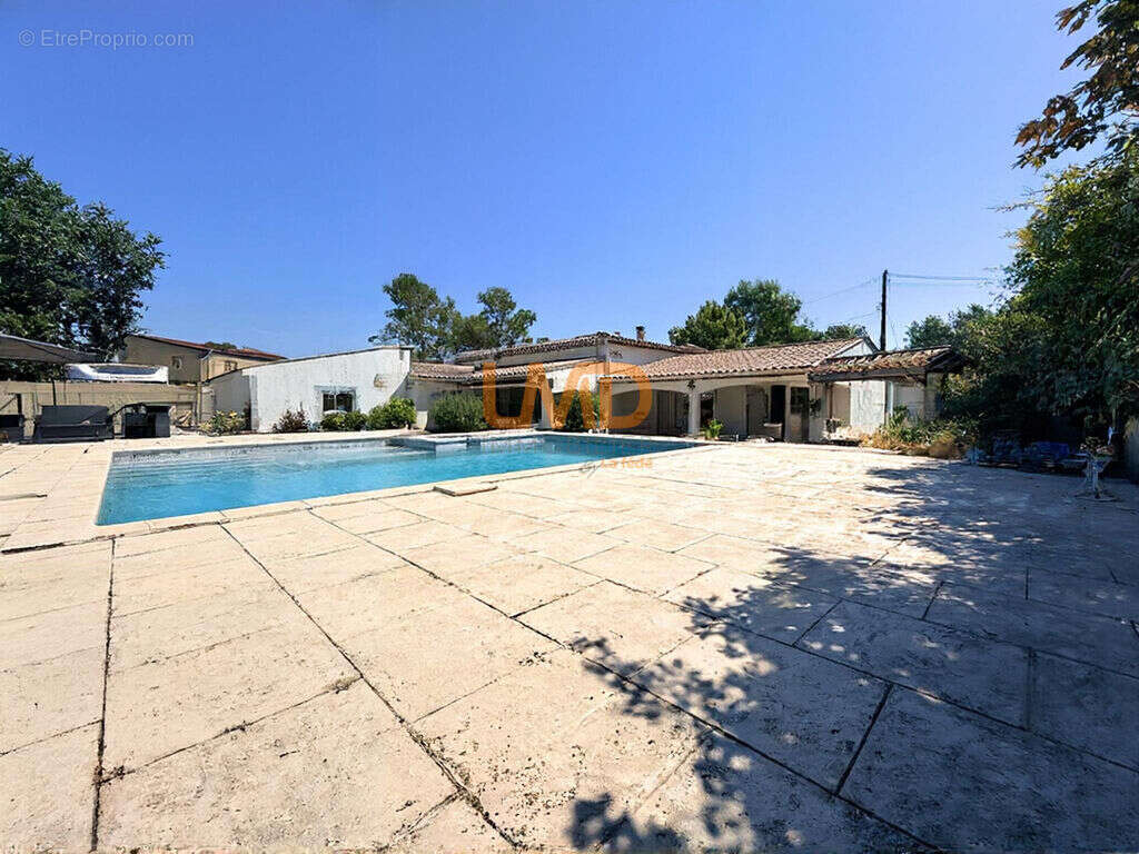 Maison à TOURRETTES