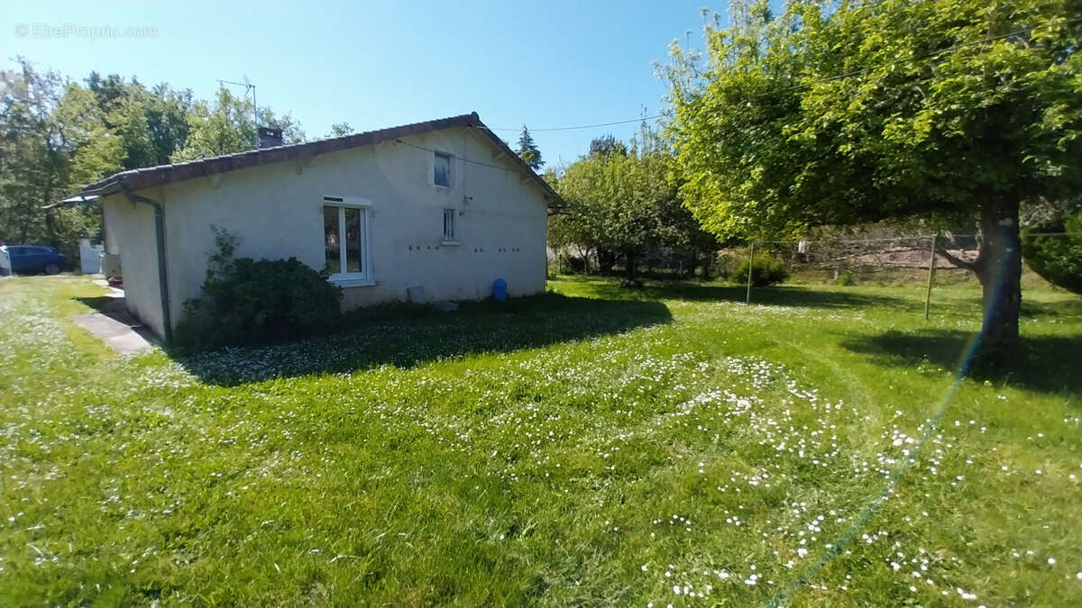 Maison à SEGONZAC