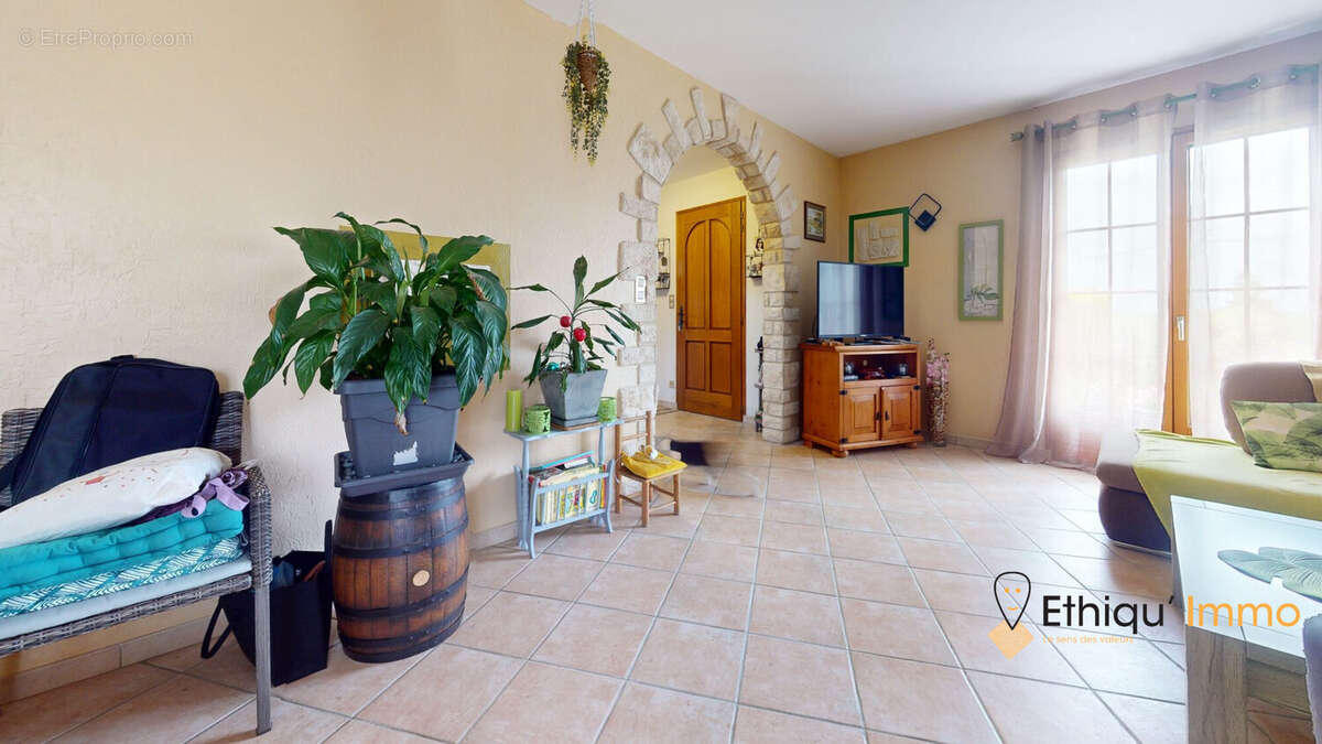 Maison 124 m² à Precy-Saint-Martin  - photo 4