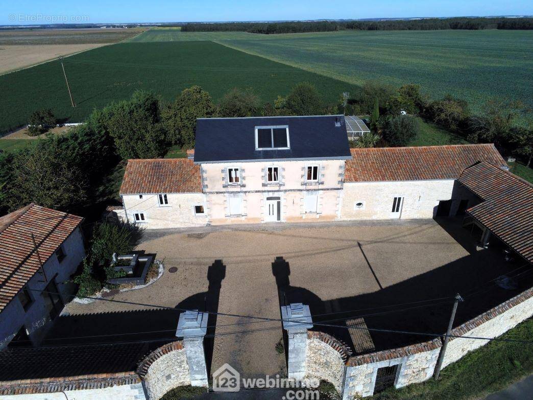 Entre Loudun, Richelieu et Chinon, - Maison à CEAUX-EN-LOUDUN