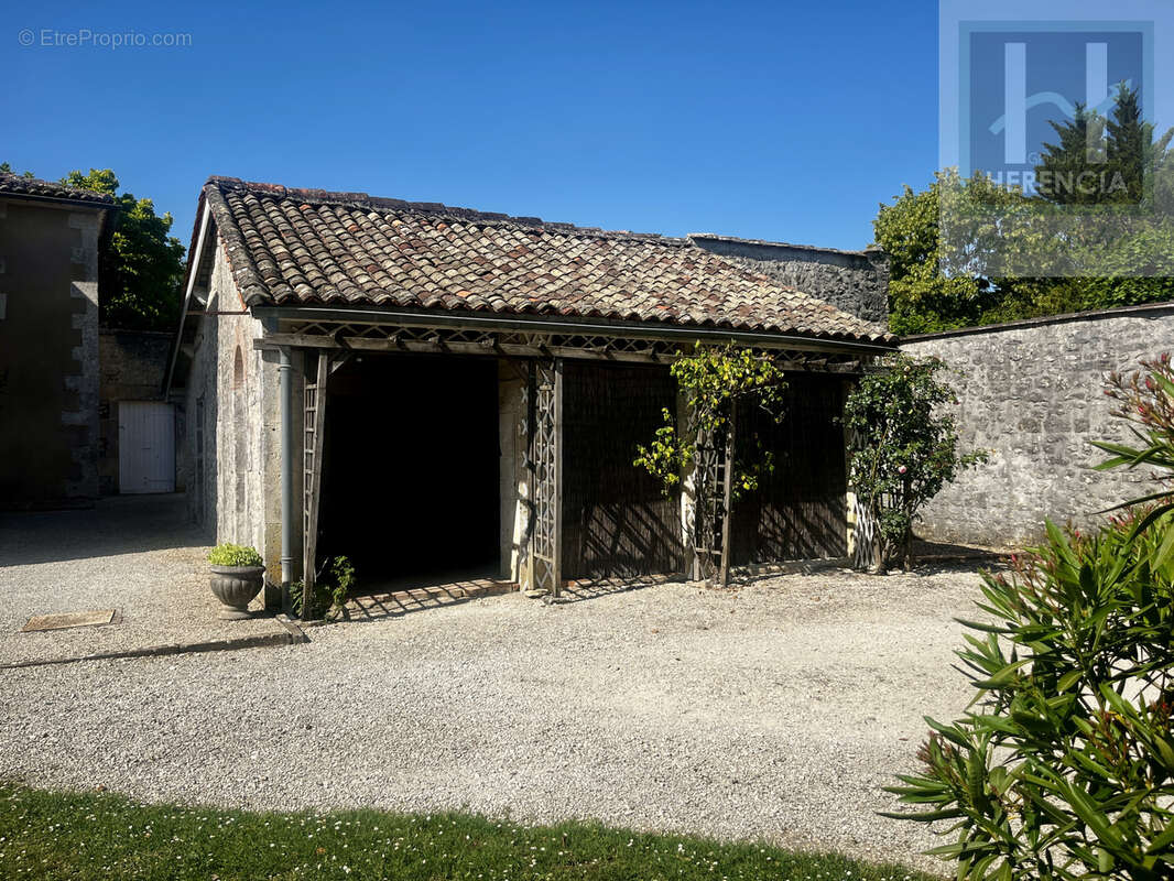 Maison à ANAIS