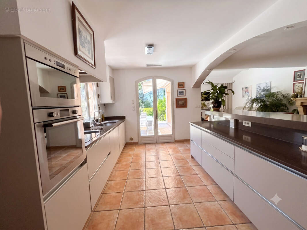 Splendide propriété de 252 m2 -Piscine- à Bouc-Bel-Air - photo 4