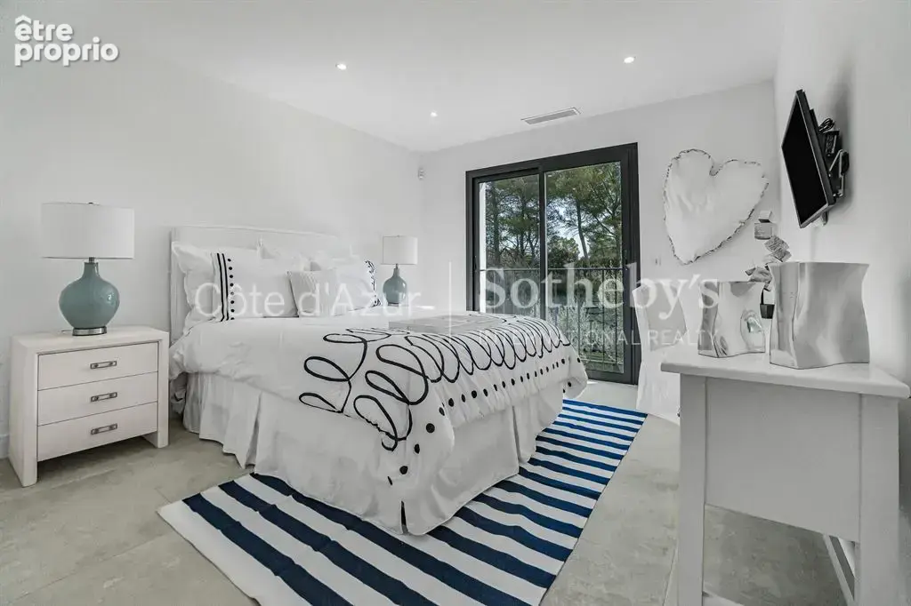 Mougins Les Parcs de Mougins, villa contemporaine rénovée sur un vaste terrain paysager - photo 15
