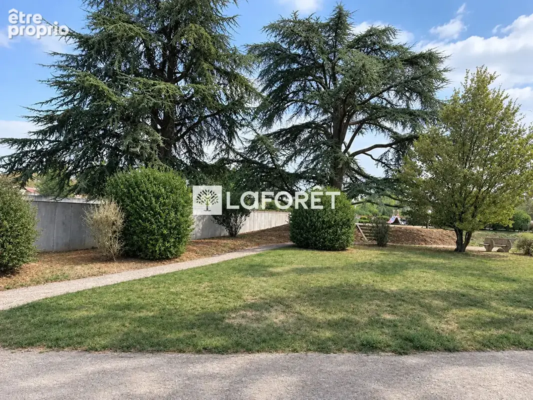 Caluire le bourg  - t4 traversant de 65.18 m² - photo 7