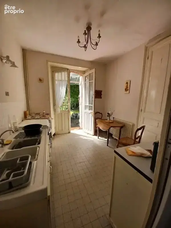 A vendre dans l'Indre, une belle villa avec gîte et jardin. - photo 10