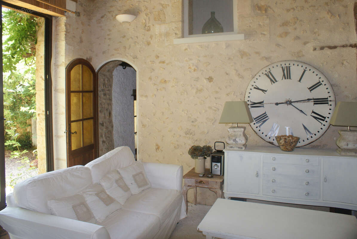 A VOIR. Belle maison en pierre de 4 chambres avec dépendances et vues sur terrain d'environ 2811m2 - photo 21
