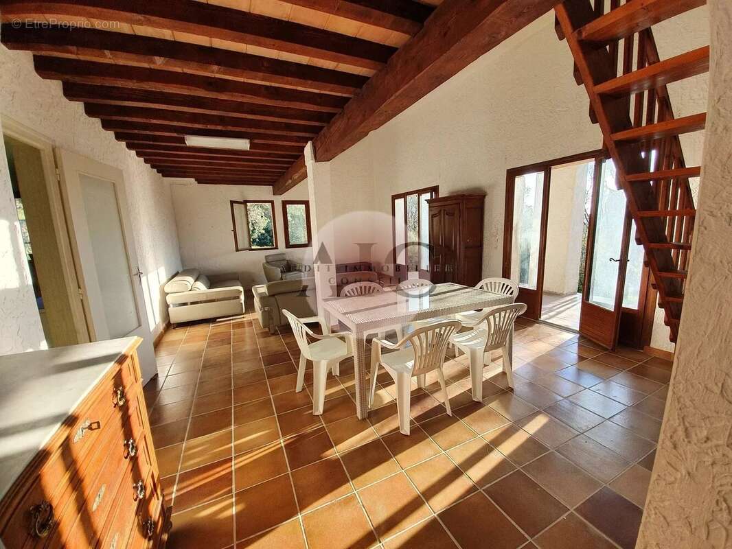 Maison à TOURRETTES