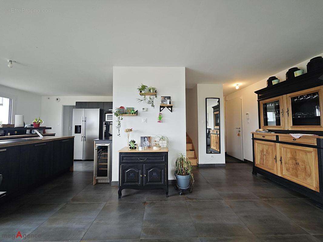 Maison contemporaine de 160 m² avec vue dégagée - photo 8