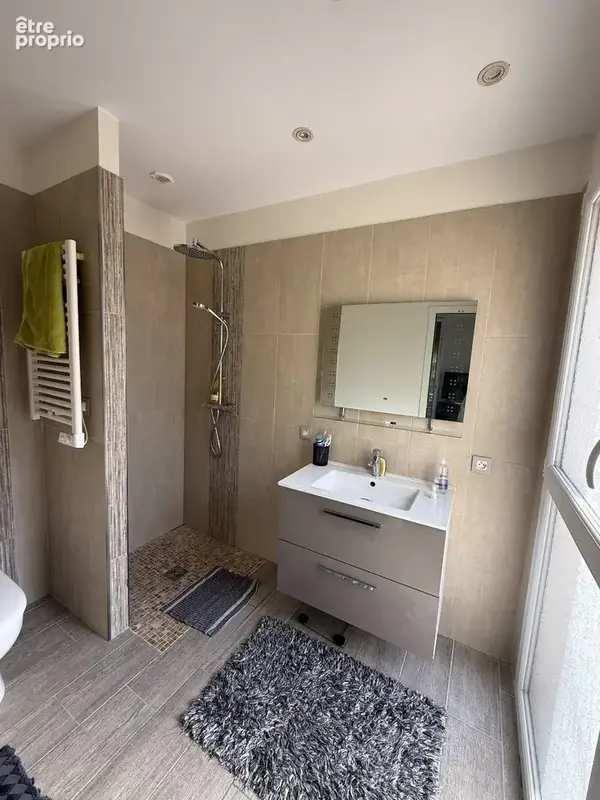 Villa T6 de 144 m² environ exposée sud/ouest avec vue sur la mer, implantée sur un terrain arboré de 720 m² - photo 9