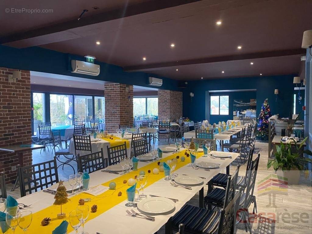 Commerce à SAINT-HILAIRE-SAINT-MESMIN