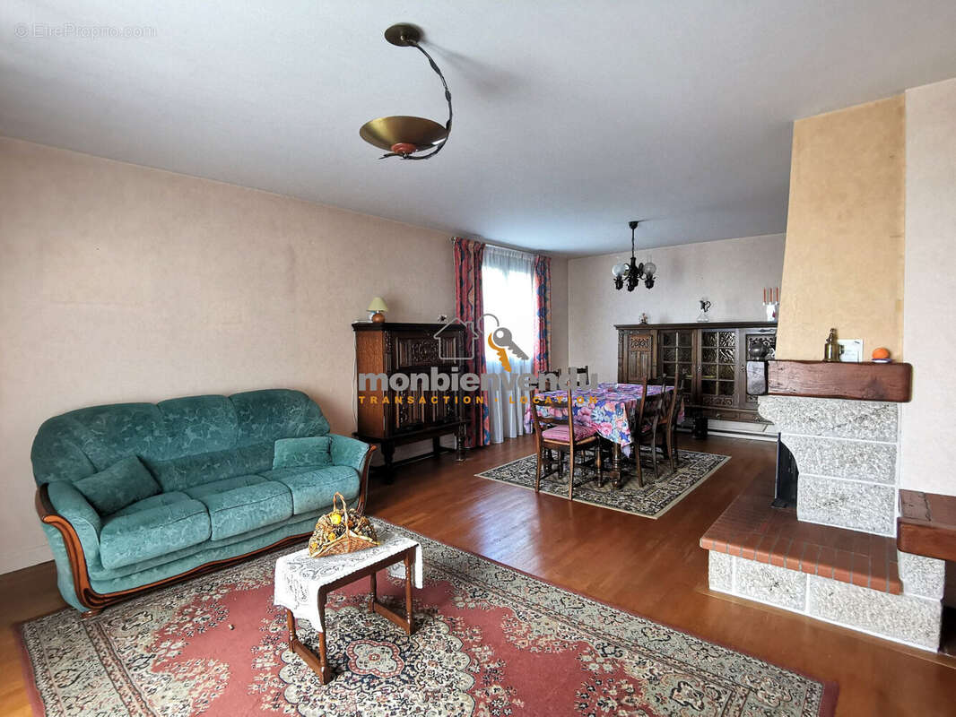 Maison à ROANNES-SAINT-MARY