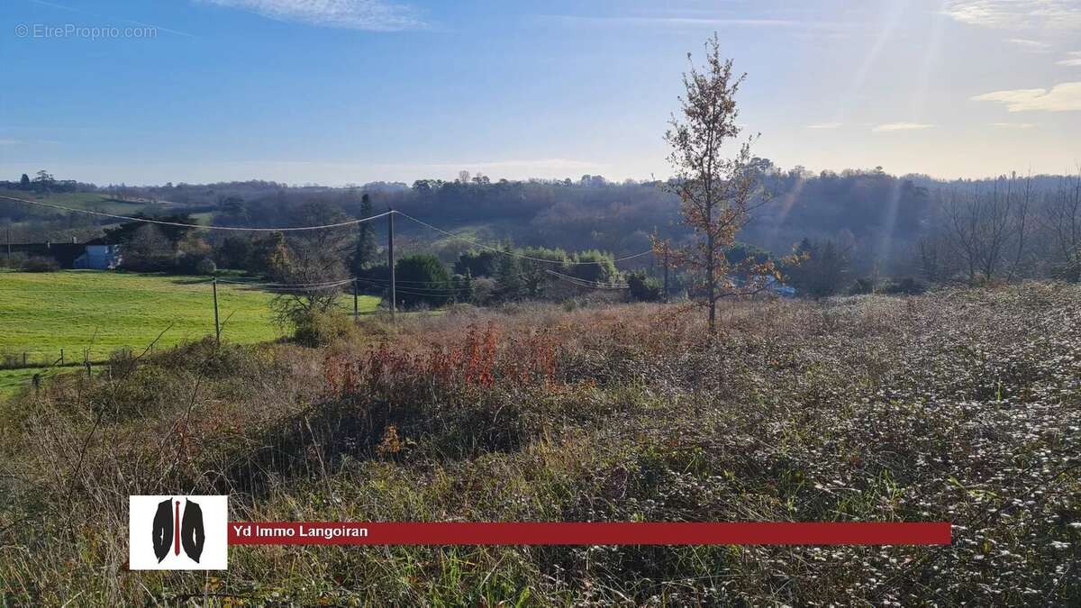 Terrain à LANGOIRAN