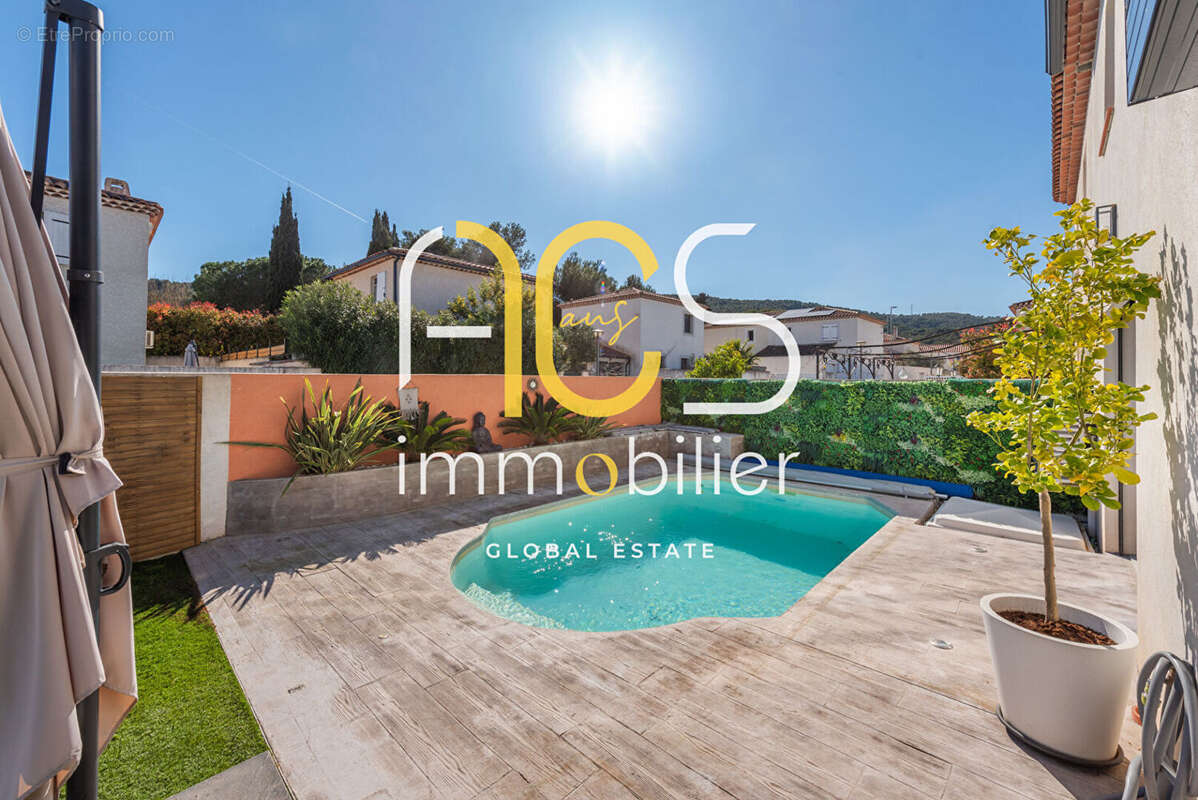 Maison à CHATEAUNEUF-LES-MARTIGUES