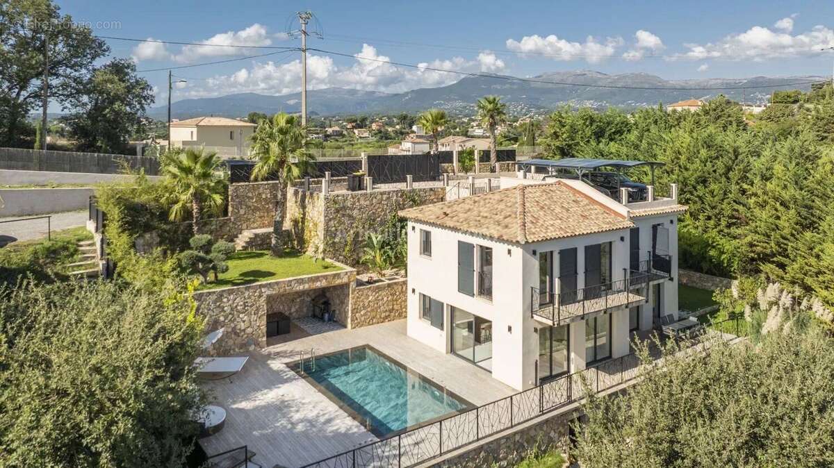 Maison à CAGNES-SUR-MER