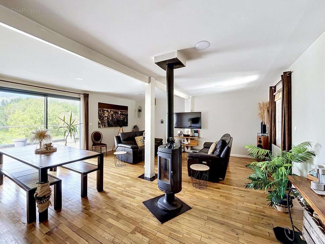 Maison 170 m² à Savonnieres  - photo 3