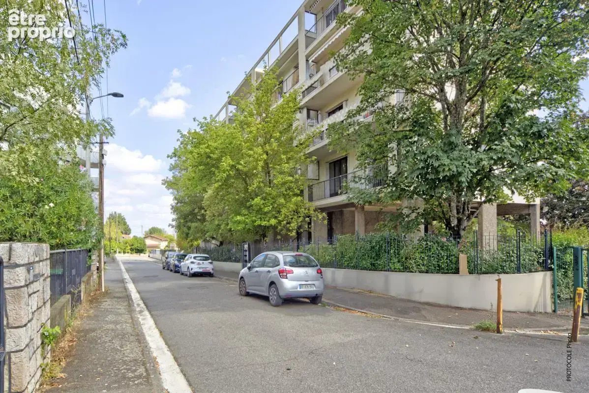 Appart T3 traversant 59 m², deux terrasses, cave et parking - photo 3